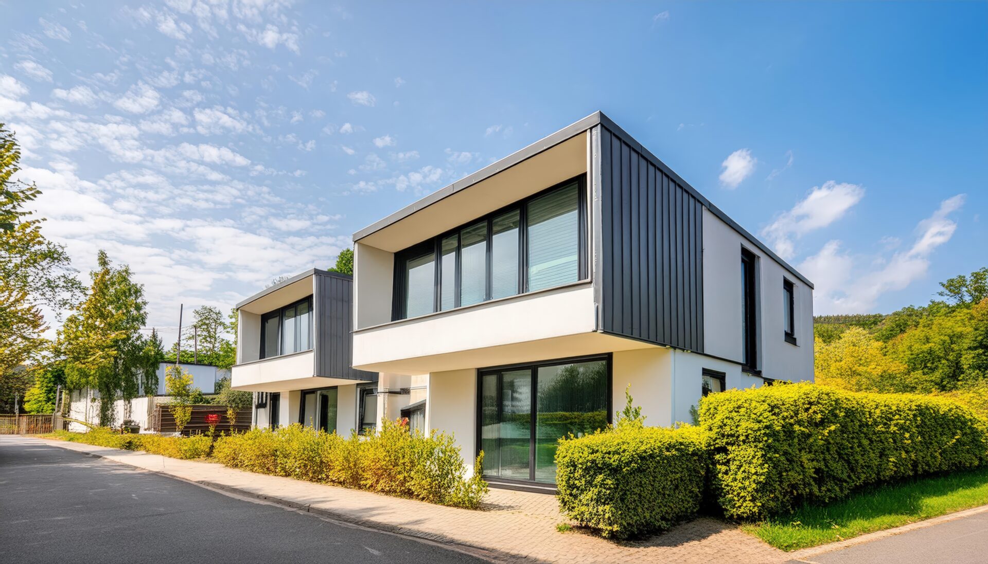 モダンな白黒ツートン住宅