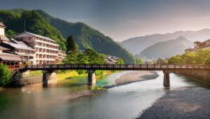 川と旅館街の橋