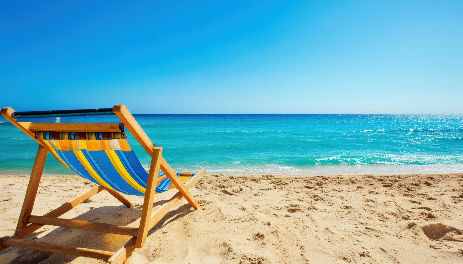 デッキチェアと海