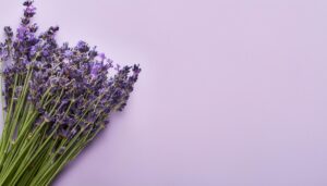 ラベンダーの花束と紫背景