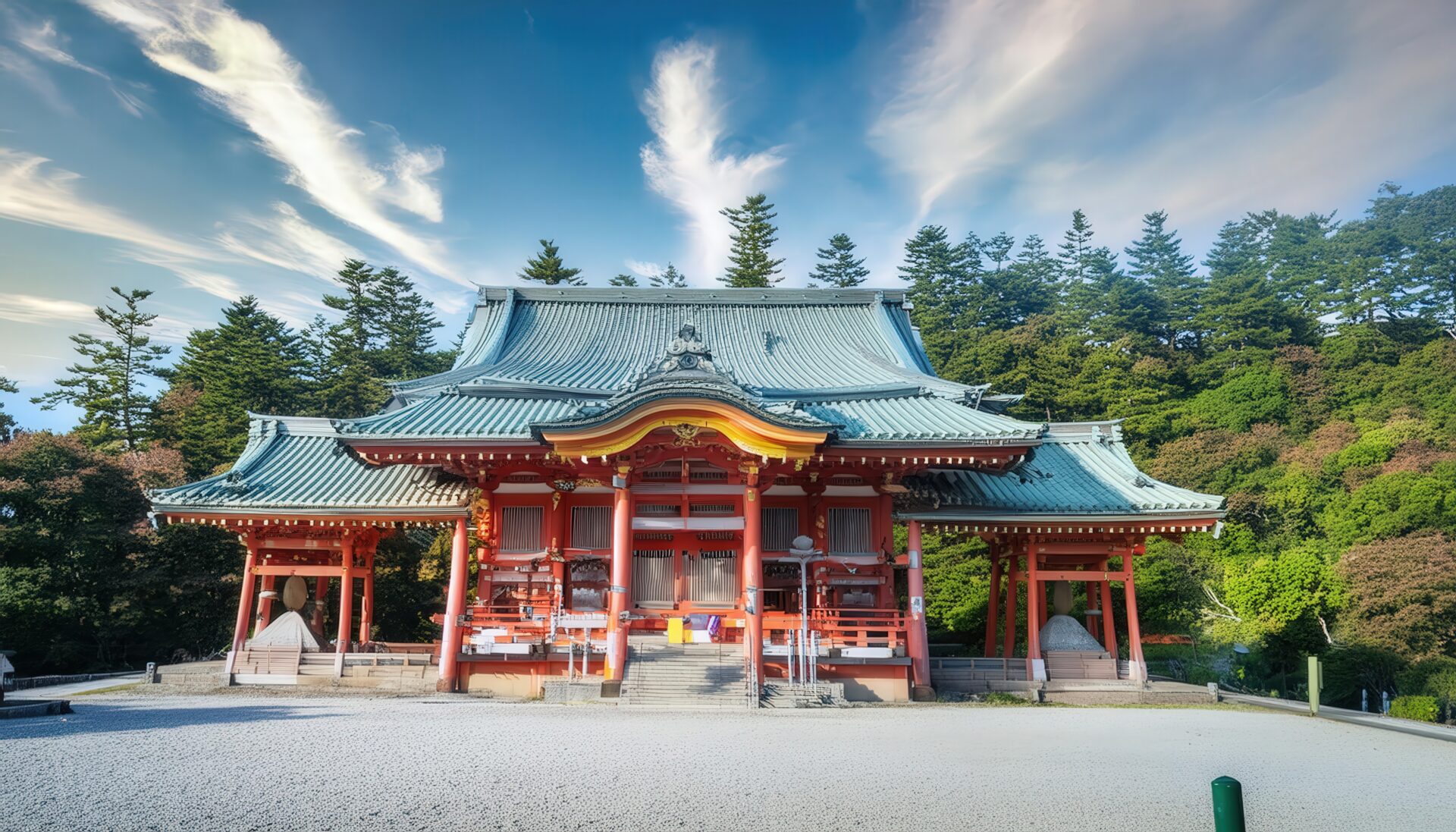 日本の神社と森の風景