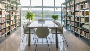 図書館の広々とした会議スペース