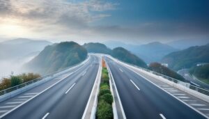 霧の山中を貫く高架高速道路