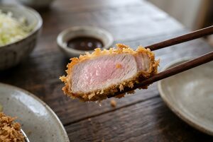 断面がジューシーなとんかつ