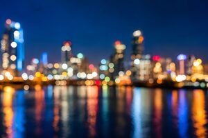 夜の街の光のボケ