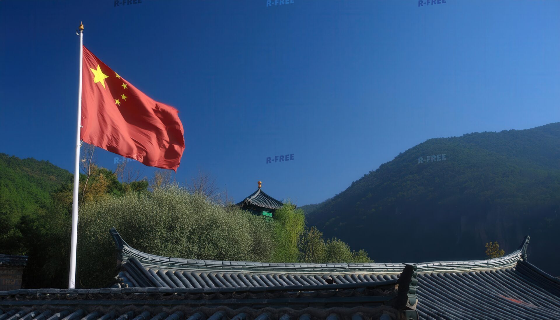 中国国旗と夜明けの景色