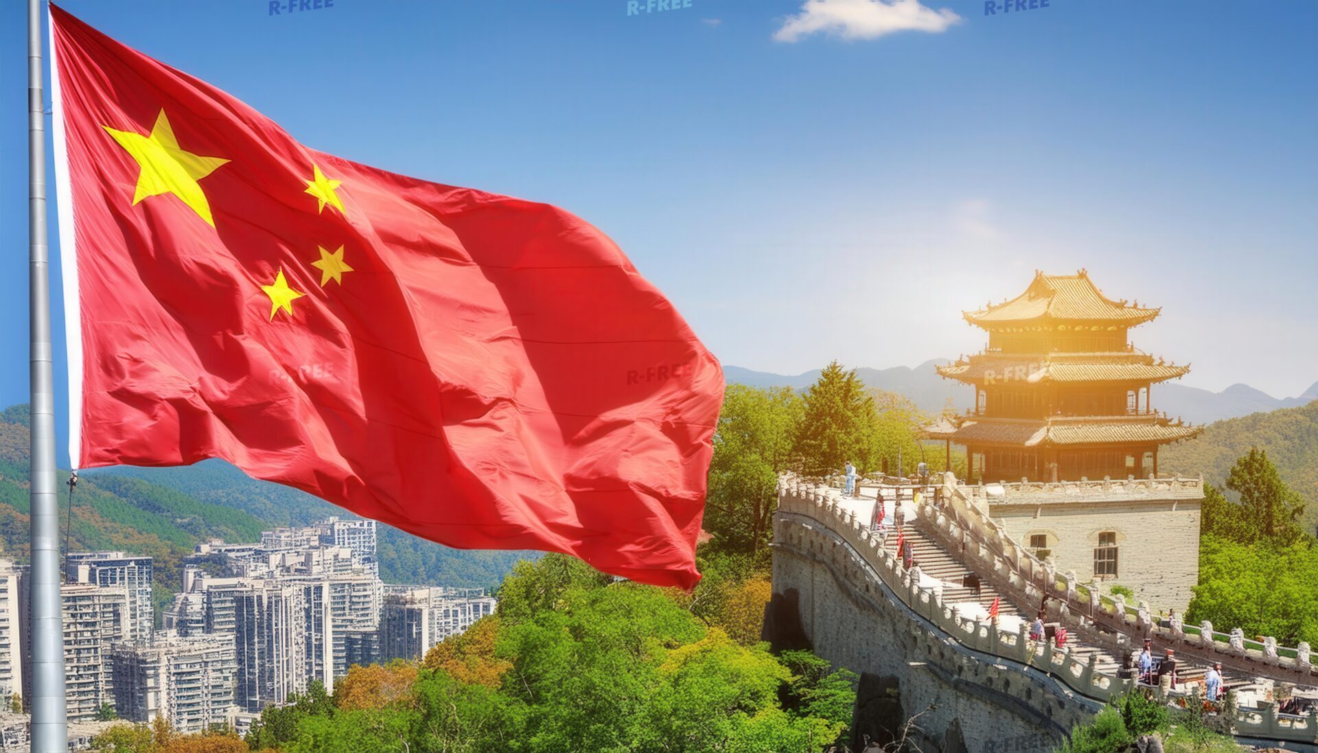 中国国旗と高層ビルと都市景観