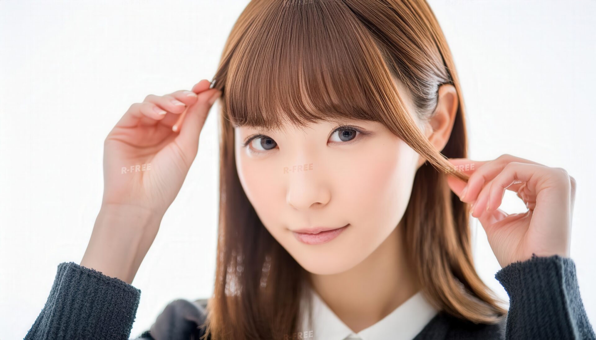 髪を触る女性2