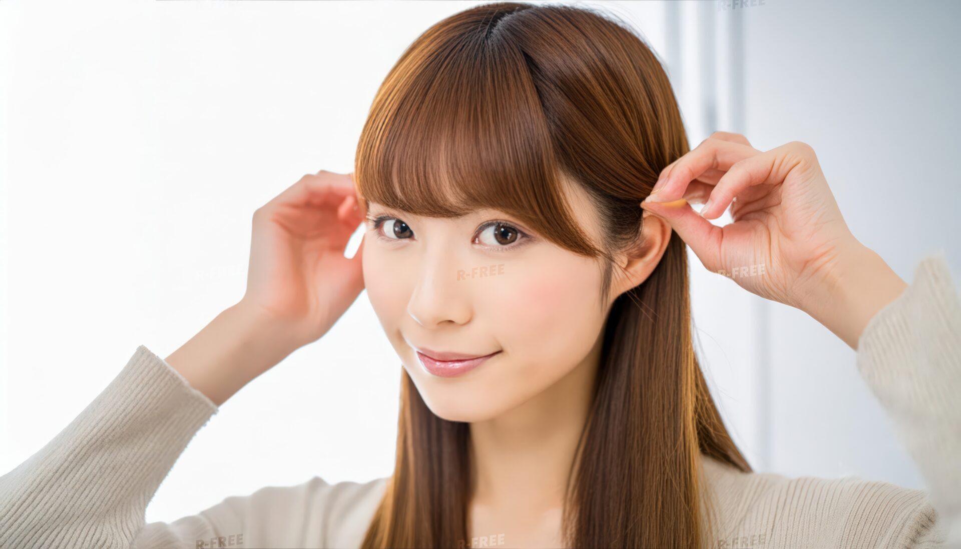 髪を触る女性4