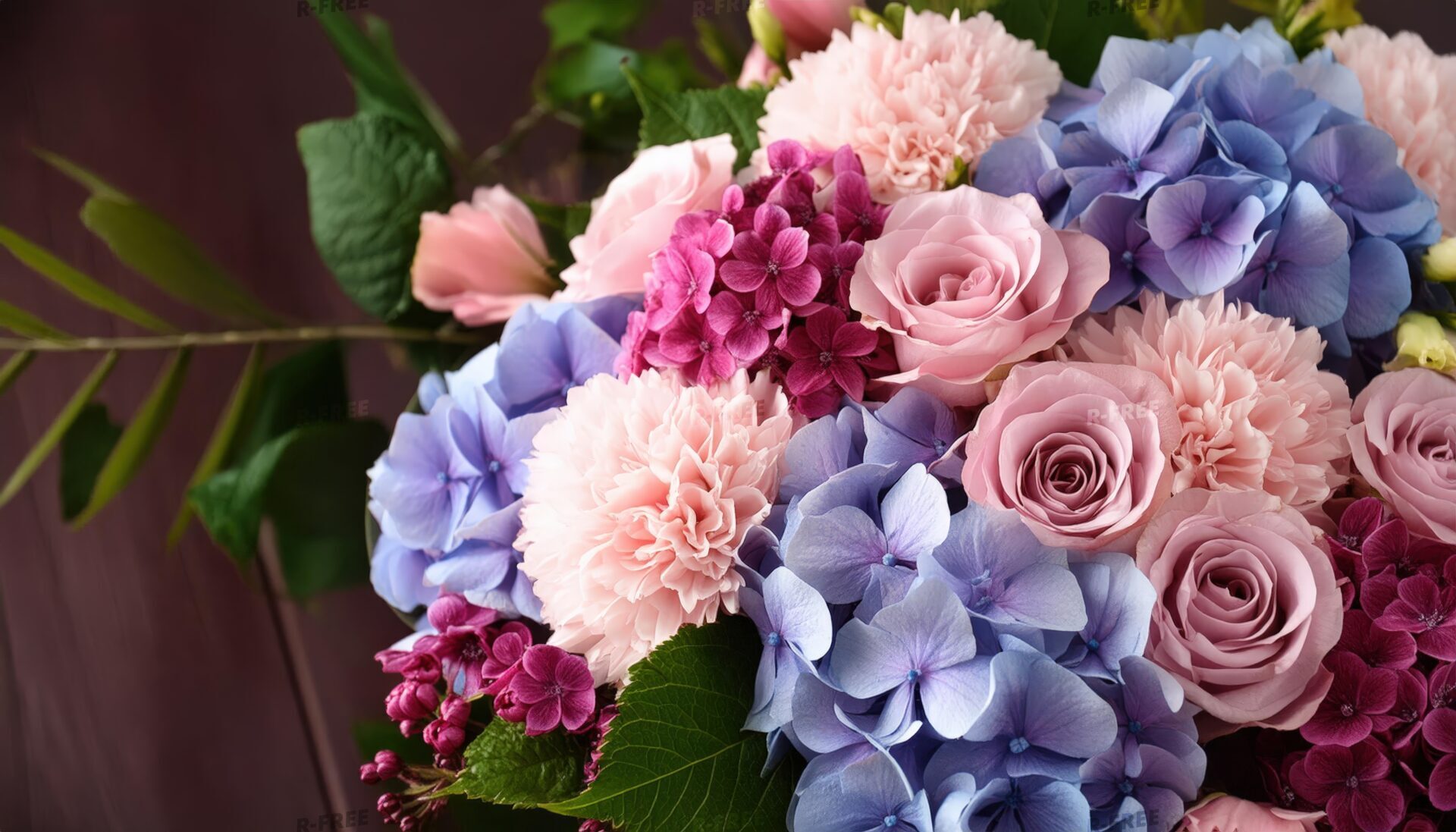 紫陽花のブーケと葉