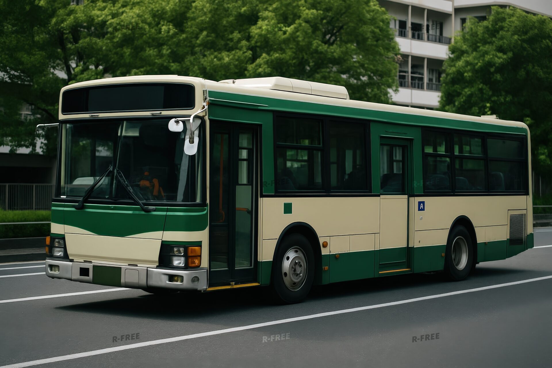 都バス風の緑系統バス