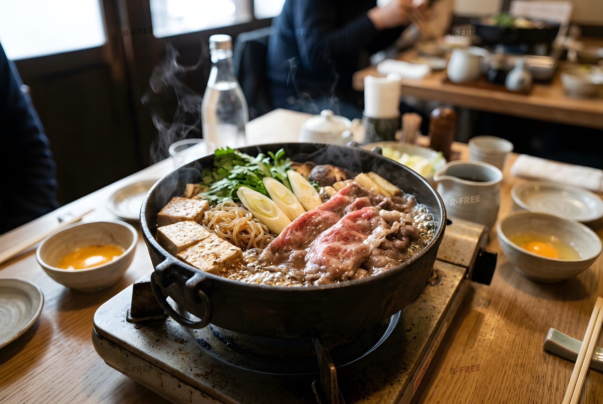 煮えるすき焼き鍋