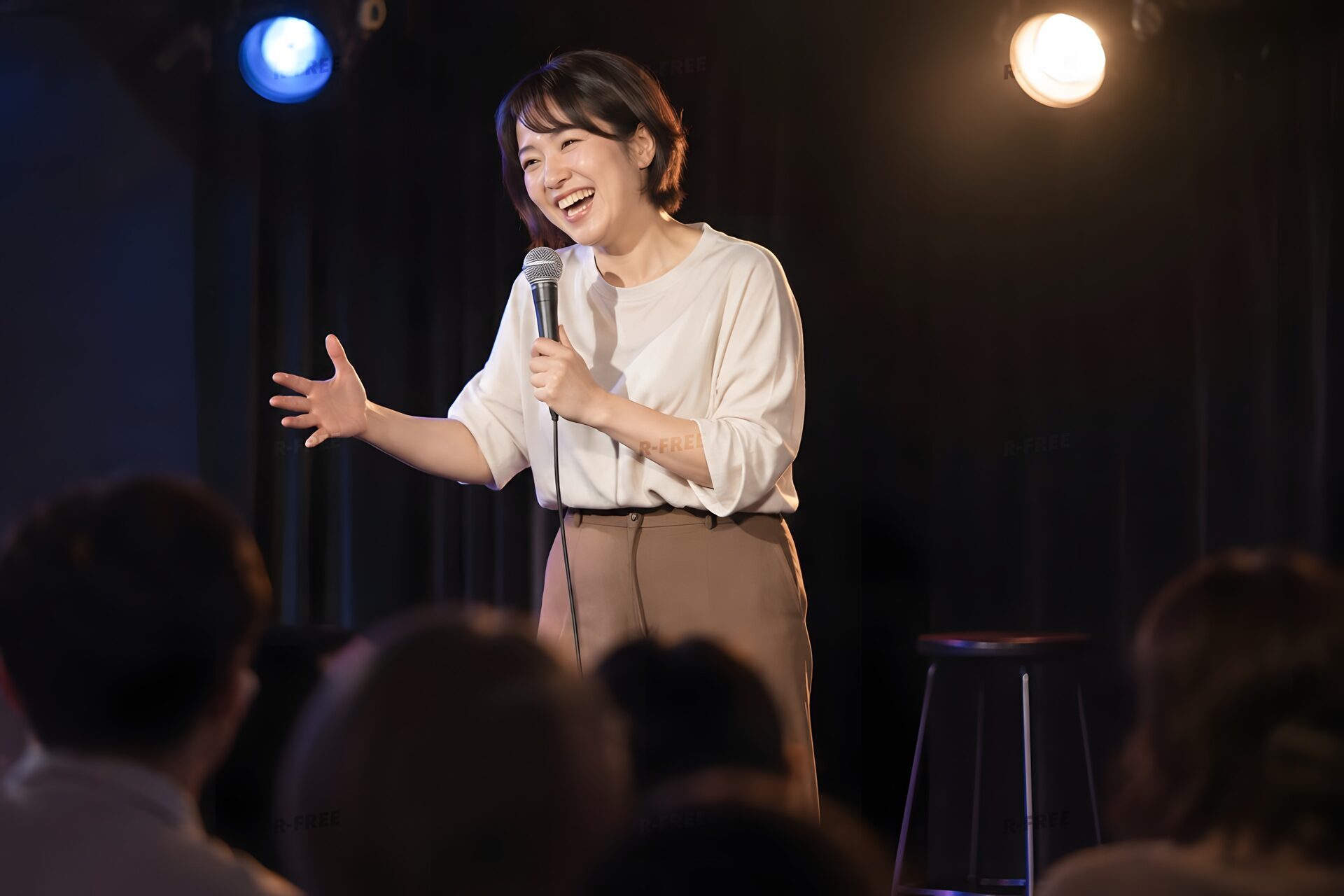 一人で話す女性のお笑い芸人