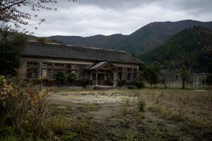 廃校になった田舎の木造校舎